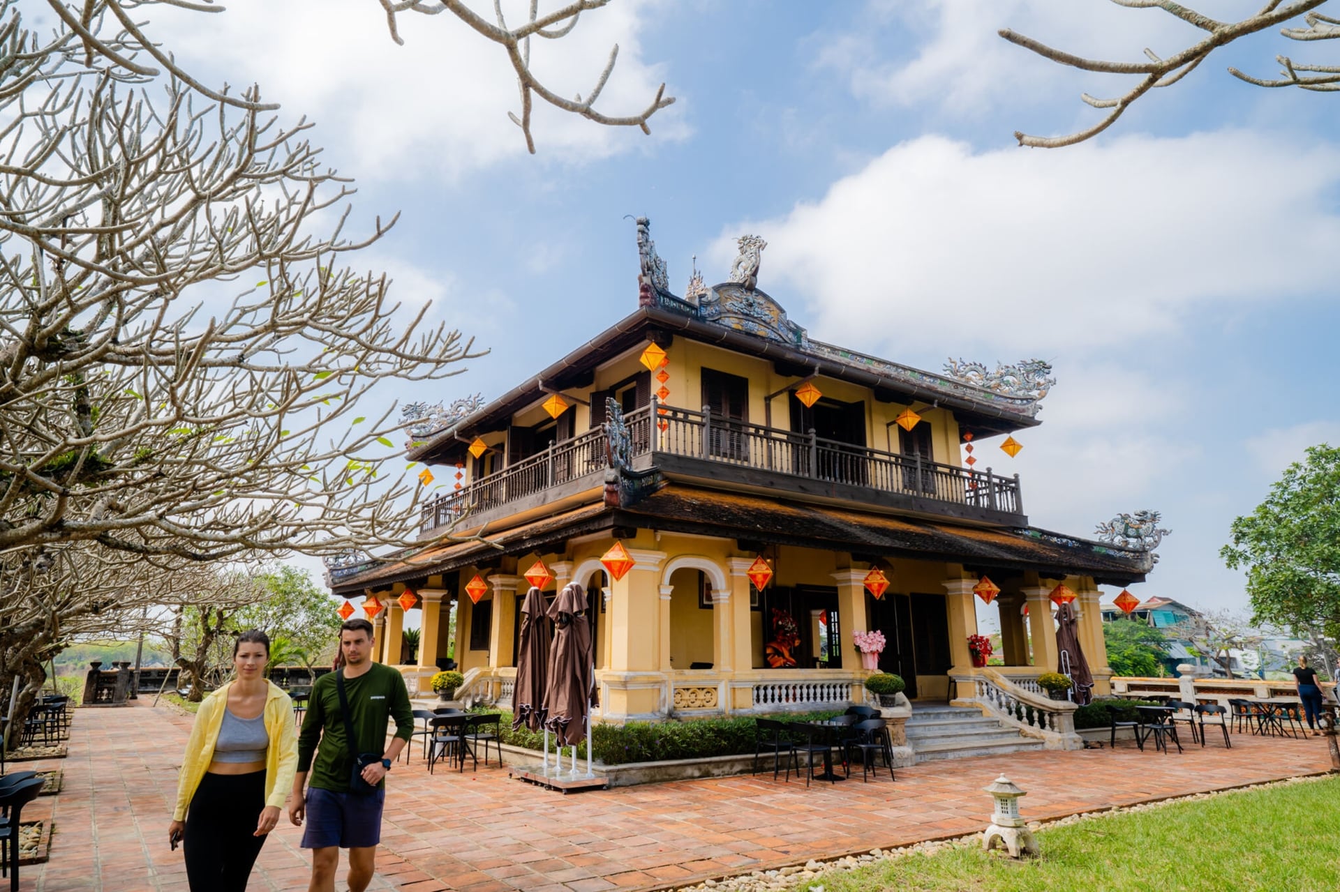 Quán cà phê Tứ Phương Vô Sự Lâu